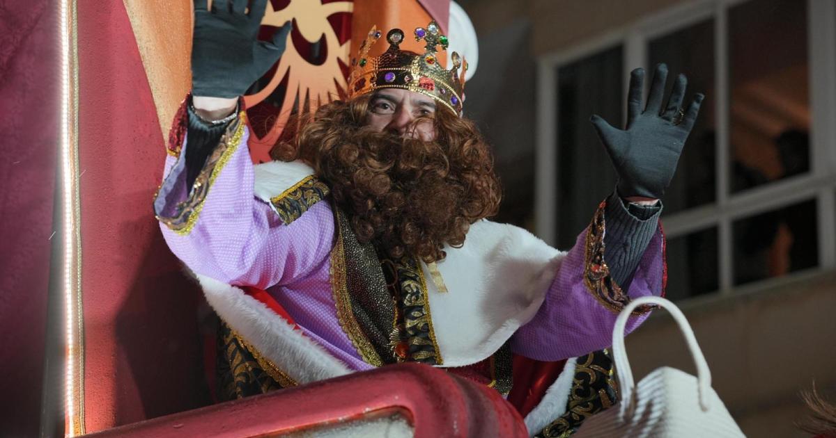 궂은 날씨도 막을 수 없었던 마법: 동방박사들의 특별한 여정! ☔️✨