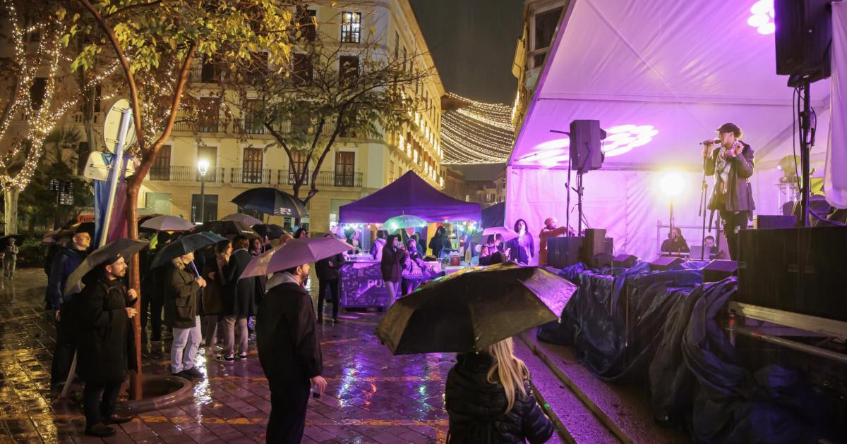 Flexas, Sant Kanut y La Santa Punxada aglutinan un público con ganas de fiesta
