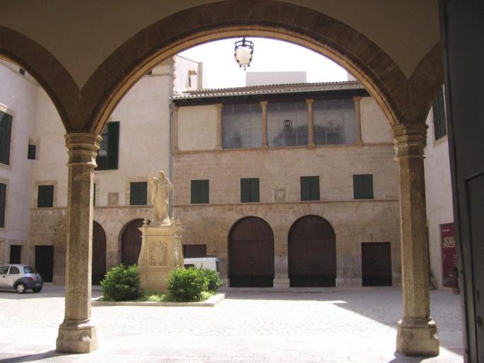 Palacio episcopal de Selva