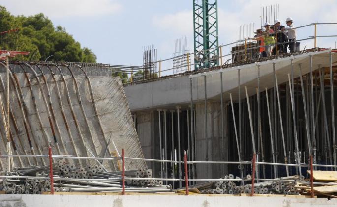 Dos obreros mueren aplastados en un hotel en construcción en la Platja de Palma.
