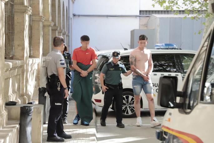 Libertad bajo fianza de 7.000 euros para los dos británicos que dieron una paliza a un taxista en Magaluf