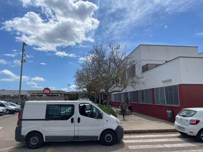 Indignación en Felanitx: los padres denuncian la difusión de una foto de tres menores desnudas mediante IA