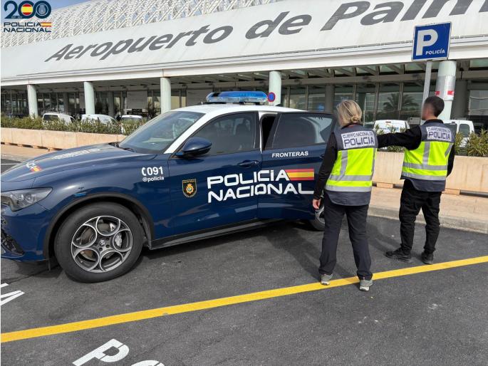Un hombre acosa y escupe a una trabajadora en el aeropuerto de Palma