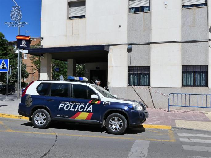 La policía ha detenido al menor por agresión y al apuñalado por violencia machista.
