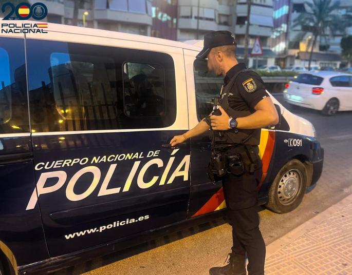 Increpa a un hombre por grabar a menores en Palma y acaba detenido por amenazarlo con un abrecartas
