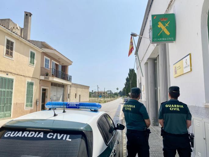 Cae una banda que robaba carteras a personas mayores en Playas de Muro tras pedirle cambio
