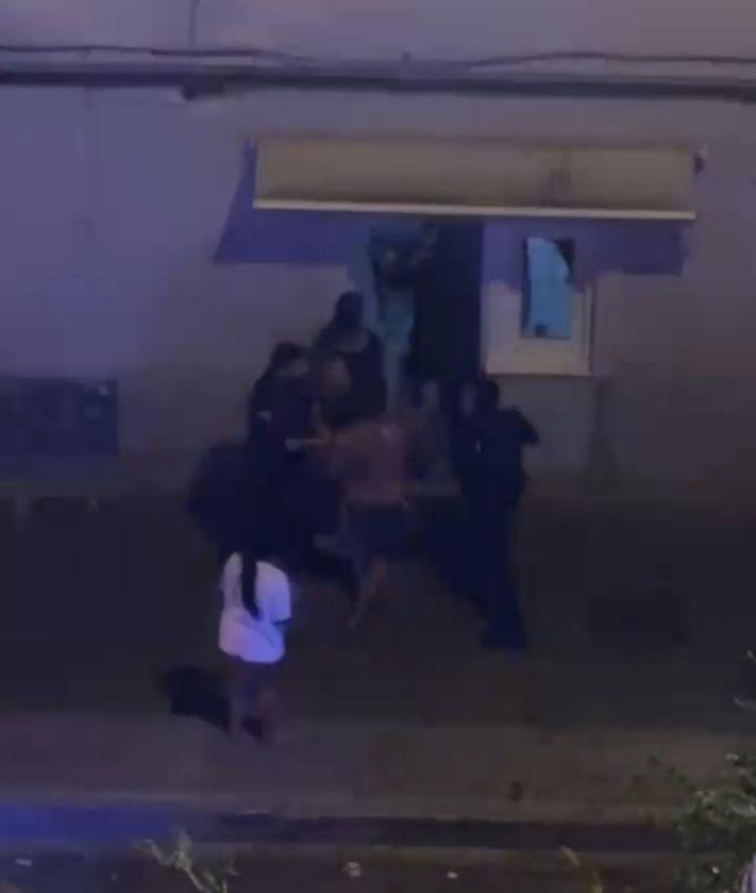 Dos detenidos por agredir a varios policías durante la violenta pelea de calle Manacor