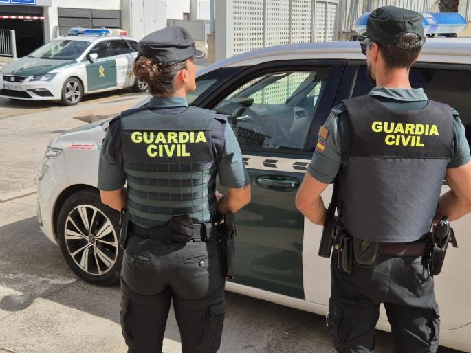 Detienen a un hombre en Llucmajor frente a una asociación cannábica con dos móviles robados