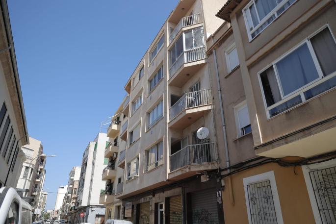 Vecinos de la piscina de las cinco toneladas: «Son okupas y la llenaron con el agua de la comunidad»