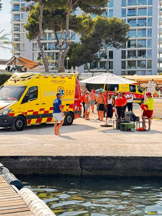 Herido un turista al caer de una lancha en marcha en Magaluf y sufrir varios cortes con la hélice