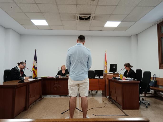 Condenando un recepcionista de un hotel de Magaluf por robar 17.000 euros de la caja fuerte