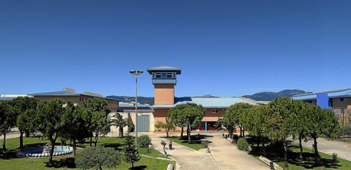 Funcionarios de la cárcel de Palma condenan la agresión sexual a una compañera de Sevilla: «Podría habernos pasado a cualquiera»