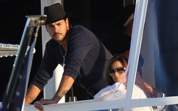 EVA LONGORIA ENAMORADA DE EDUARDO CRUZ.