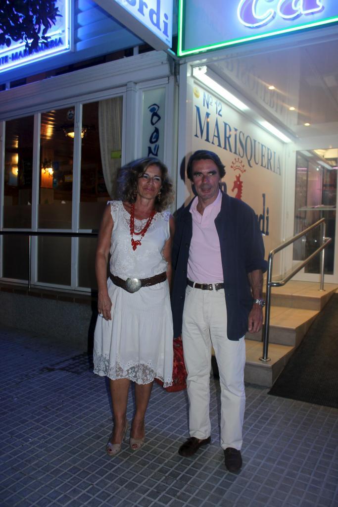 JOSE MARIA AZNAR Y SU MUJER, ANA BOTELLA,