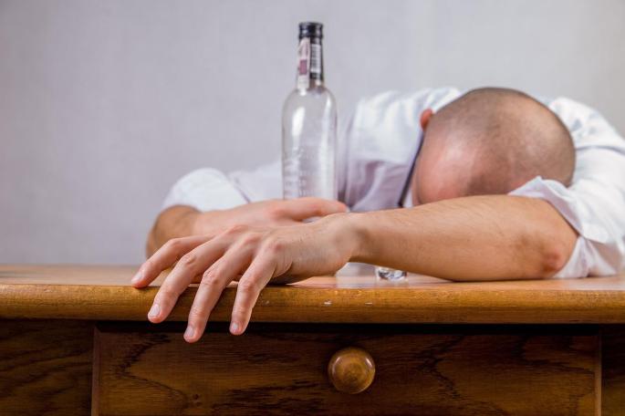 Este es el tiempo que permanece el alcohol en tu cerebro aunque dejes de beber.