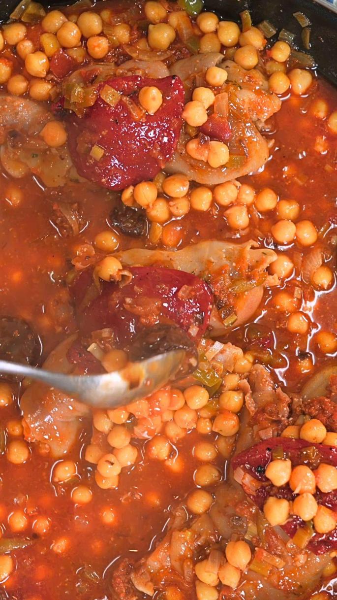 receta guiso manitas cerdo garbanzos koldo royo