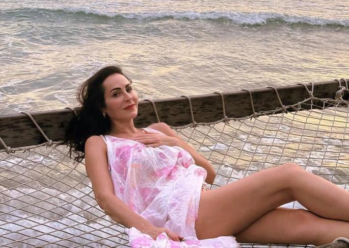 Ana Milán (51 años) revela el secreto de su abuela para elegir el labial perfecto