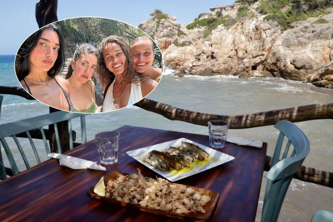 El chiringuito de Mallorca que ha enamorado a Dua Lipa y sus amigas: pescado fresco en un entorno privilegiado